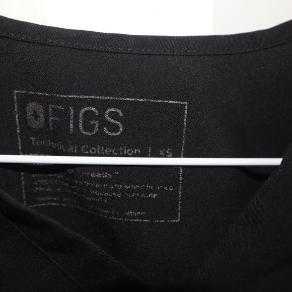 FIGS Technical Collection Scrub Top Small - Picture 2 of 2